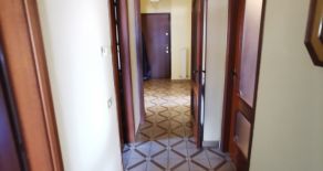 MATERDOMINI – VIA CAMPANELLA. Affittasi in stabile signorile con ascensore appartamento arredato di circa 120 mq